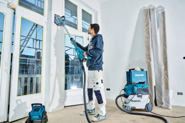 Stofvrij schuren van wanden en plafonds